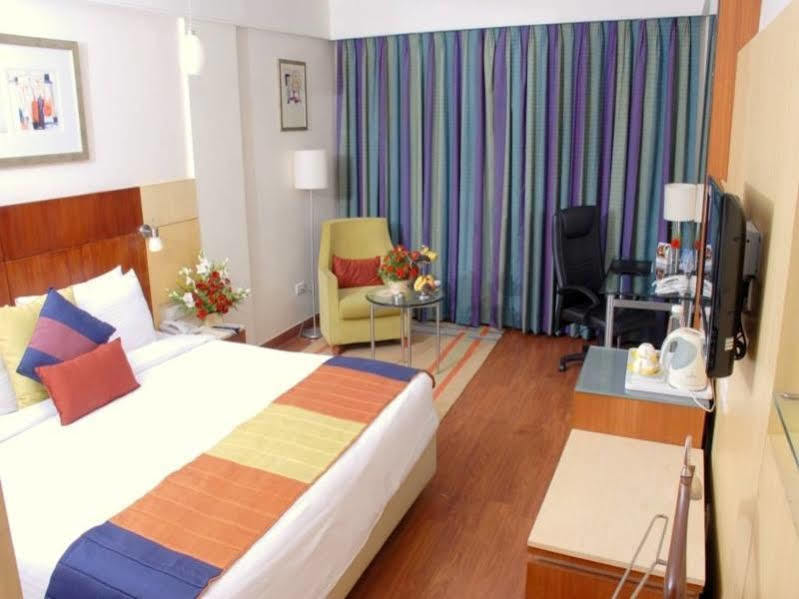 Fortune Murali Park Hotel Vijayawāda Exterior foto